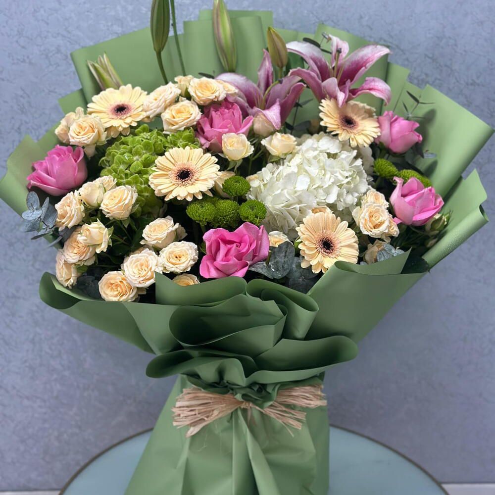 Luxurious Mixed Flower Bouquet with Hydrangea, Gerbera, and Roses