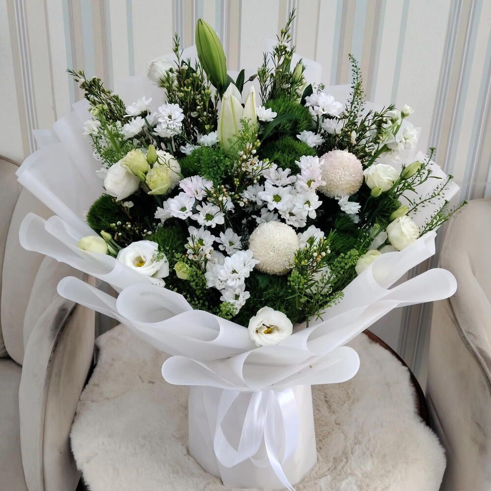 Elegant White Lily Rose Bouquet