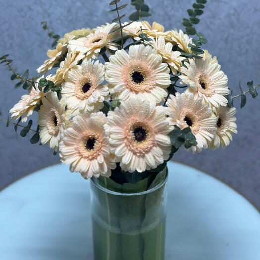 Elegant Gerbera and Massengena Floral Bouquet with Lush Green Leaves