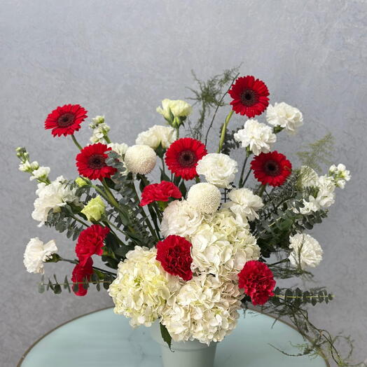 Classic Red   White Gerbera and Hydrangea Bouquet – Elegant Carnations   Chrysanthemums in Stylish White Vase