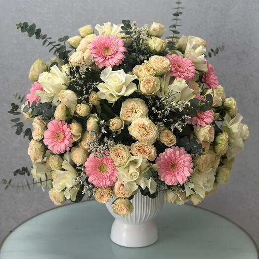 Bombastic Baby Roses Bouquet with Gerbera and Roses