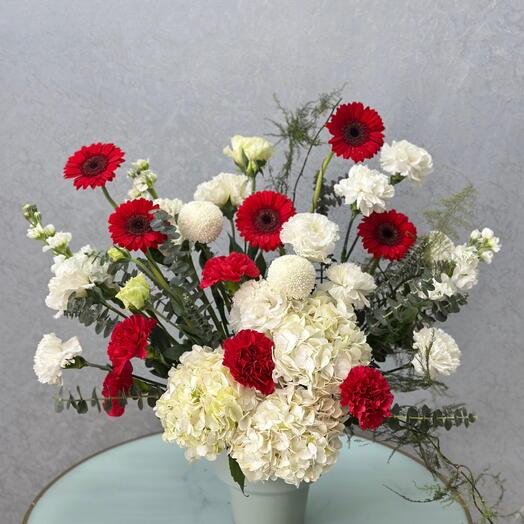 Classic Red-White Gerbera and Hydrangea Bouquet – Elegant Carnations   Chrysanthemums in Stylish White Vase