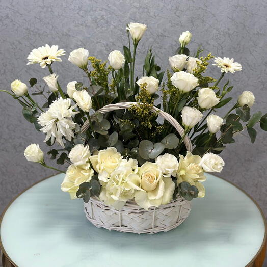 Elegant white   green basket