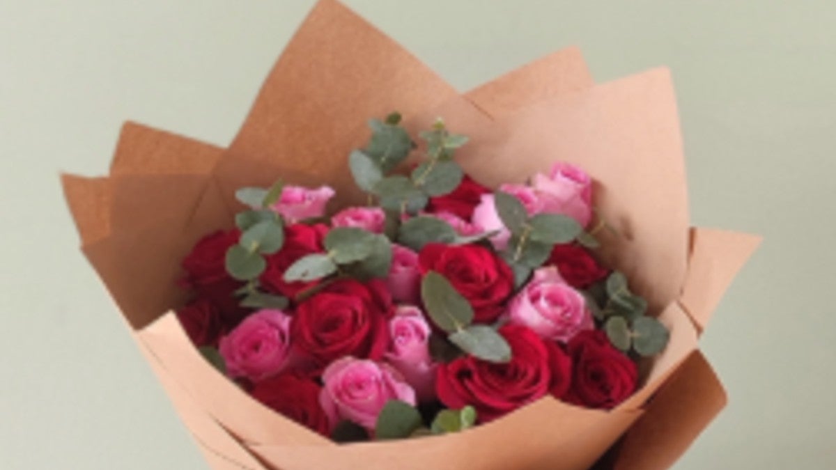 Mix Pink and Red roses bouquet